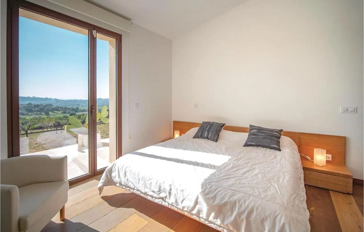 4 Bedroom Stunning Home In Moscari