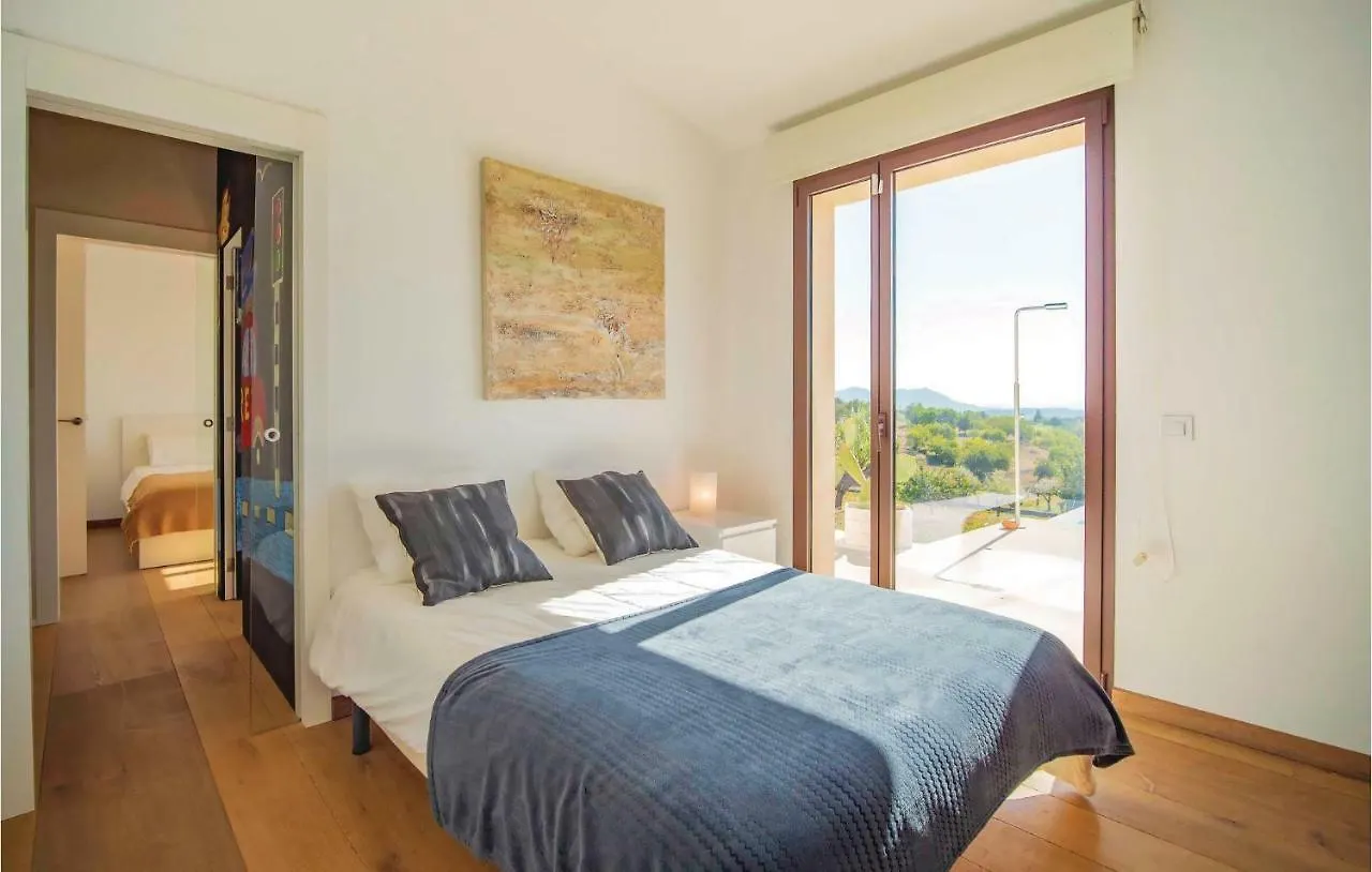4 Bedroom Stunning Home In Moscari 0*,
